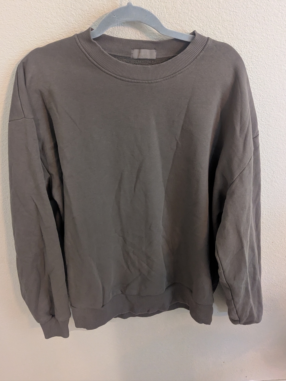 Nuuds Men's Gray Crewneck Sweater